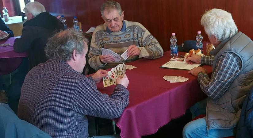 Tavaszi ultiparti-bajnokság Sárbogárdon