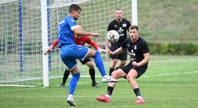 Sikerrel vizsgázott a baranyai csapat új mestere: nagyarányú sikert arattak a baranyai pontvadászatban