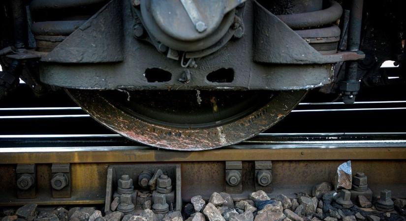 Vonatgázolás, baleseti helyszínelés: az Intercity elütött egy embert