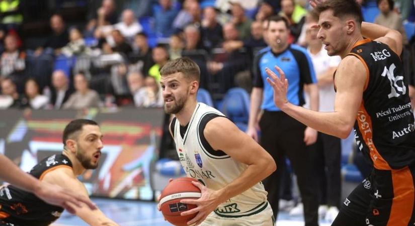 A túlórában szerzett hősies csatában újabb bravúros győzelmet a kaposvári kosárlabda-csapat
