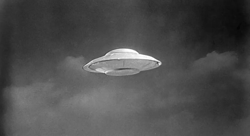 Véletlen lenne? Ismét UFO-t láttak a feltételezett idegen bázis felett