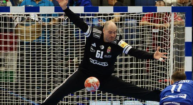 Könnyedén verték az olaszokat a férfi kézisek