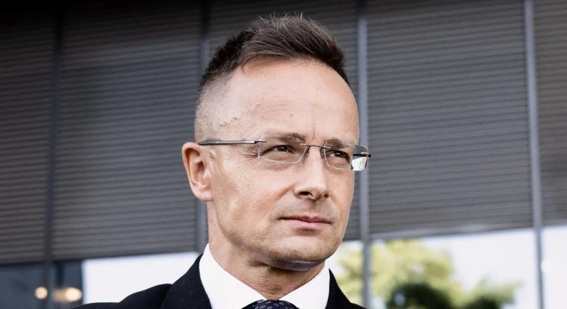 Szijjártó Péter: A lengyel kormányfőnek is el kellene jönnie Budapestre még április 12. előtt