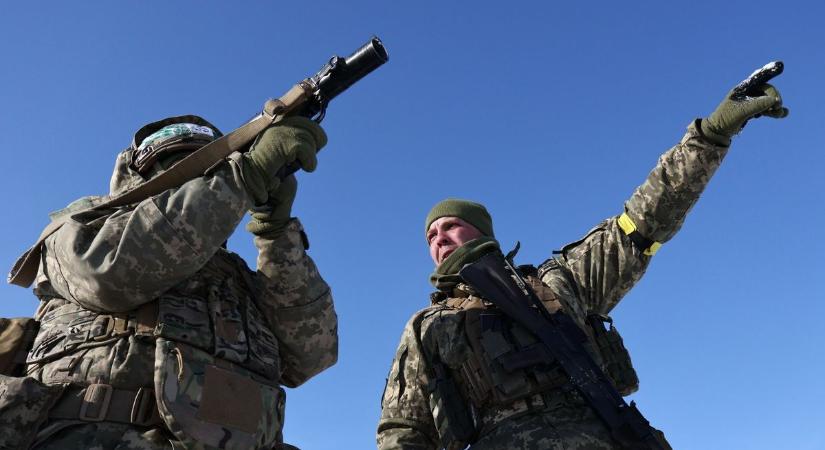 Heves harcok több fronton: előrenyomulnak az orosz erők, dróncsapások sújtják Ukrajnát