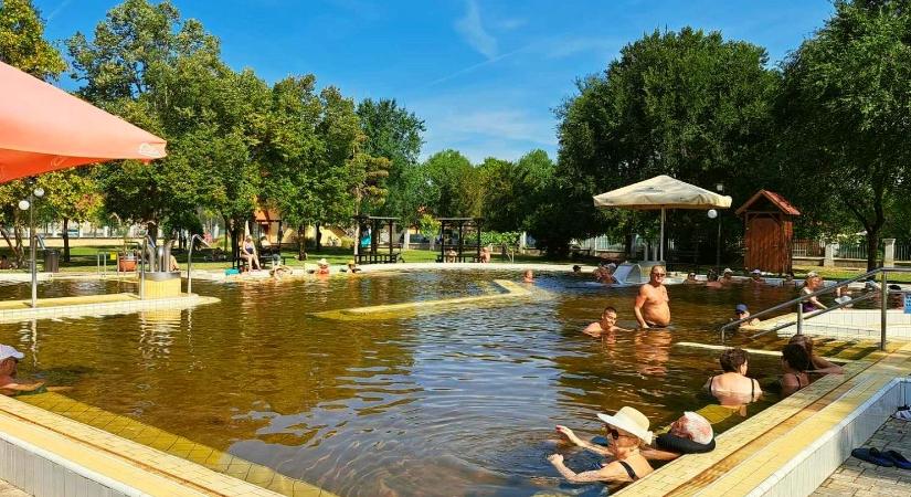 Termálfürdős fejlesztések, újranyitó fürdő és nyugdíjas egészségnap
