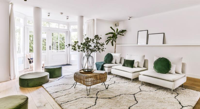 Ez a 3 nappali elrendezés garantáltan tönkreteszi az összhatást – mégis rengetegen elkövetik