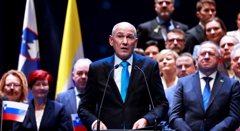 Orbán Viktor szövetségese söpörheti el a botrányról botrányra bukdácsoló kormányt