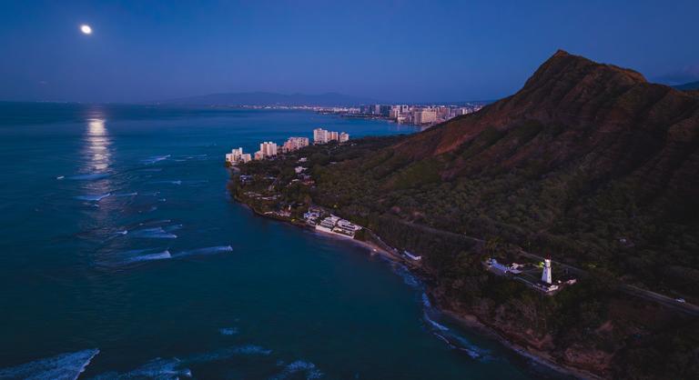 Hawaii víz alatt: 5500 embert menekítettek ki az áradások miatt