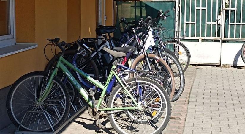 Mi lesz az elhagyott biciklik sorsa? Megszólalt a fehérvári városgondnokság