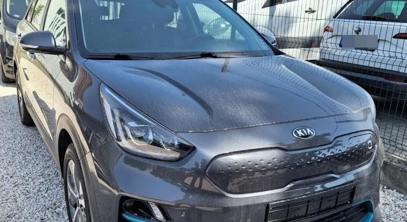 Jó állapotú, full extrás elektromos Kiára csaphatsz le