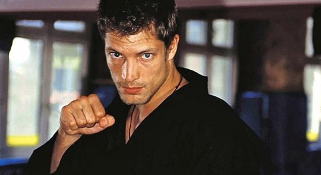 Emlékeztek a Fedőneve: Puma című sorozat sármos sztárjára? Így néz ki napjainkban!