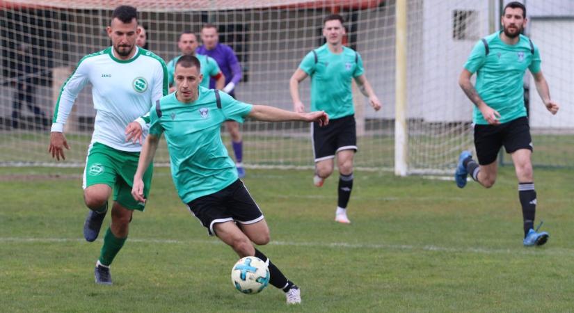 Megosztozott a pontokon a szomszédvári rangadón a Lakitelek és a Nyárlőrinc – fotók