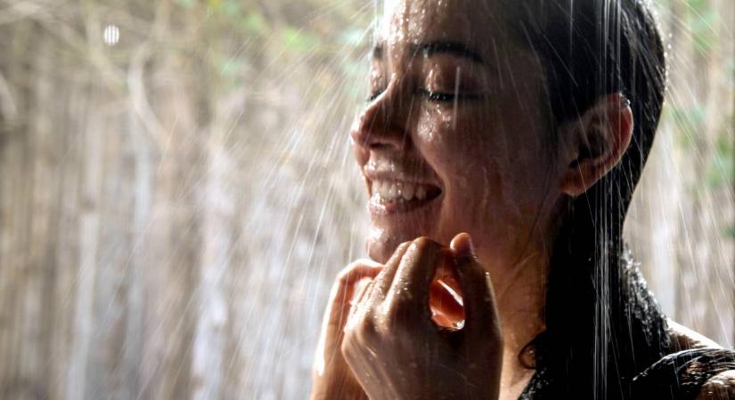 Hideg vagy meleg zuhany? – A víz hőmérsékletének hatása a szervezetre