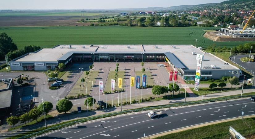 Hatalmas változás előtt a szekszárdi Park Center - Mutatjuk, mi vár a vevőkre