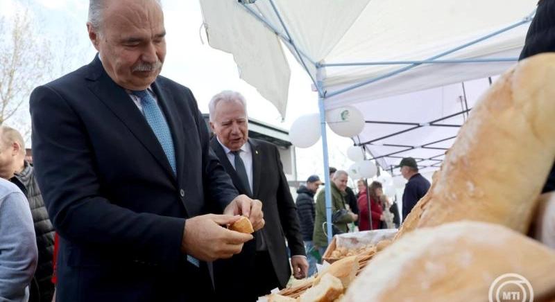Sz Agrárminisztérium megkezdte egy új állami eredettanúsító védjegy elkészítését