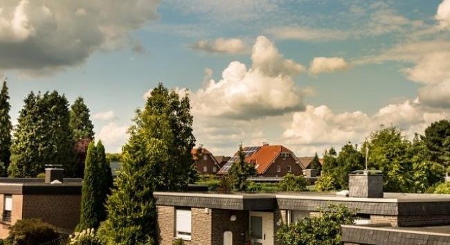 Balaton, Velencei-tó, Tisza-tó árak 2026: nagy árkülönbség a nyaralók és hétvégi házak piacán