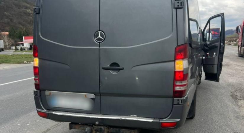 Ittas sofőrt állítottak elő Munkács közelében