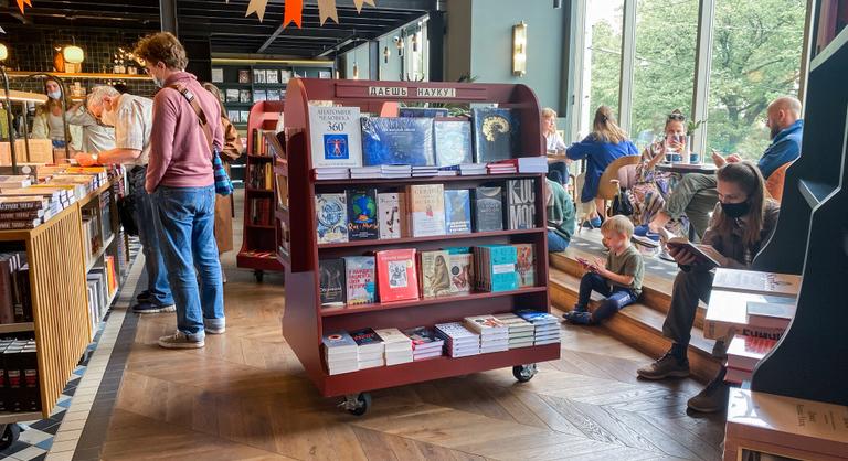 A TikTokkal támadtak fel az orosz klasszikusok Nyugaton