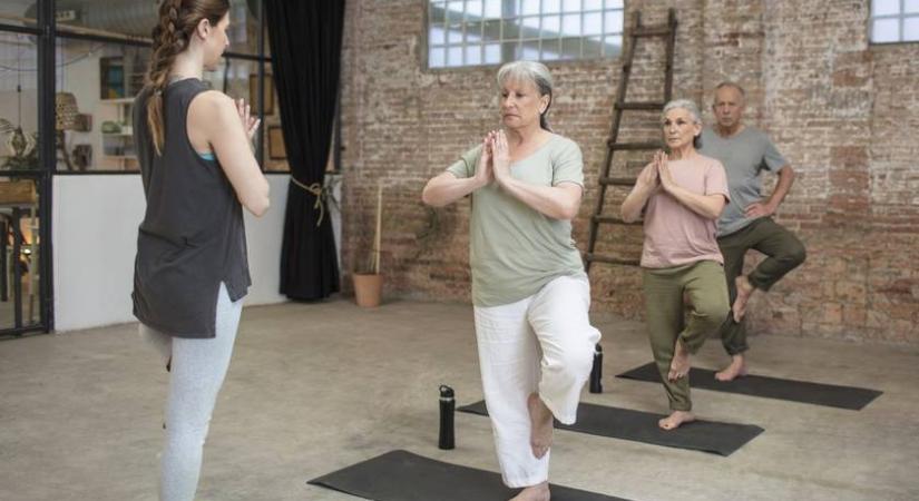 Ha 50 felett meg tudod csinálni ezt a mozdulatot, jó hírünk van: lassíthatsz vele az öregedésen