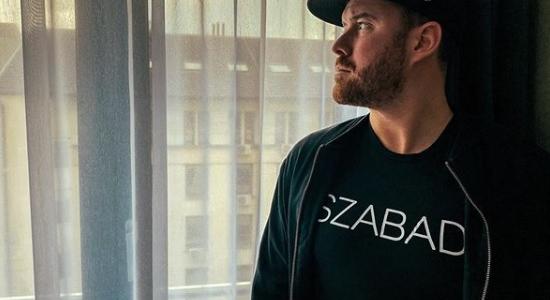 Fluor Tomi a foshoz hasonlította a Magyar Kétfarkú Kutya Pártot