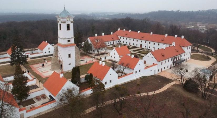 Kastélyprivatizáció: 25-ből 2 kastélyt adtak magánkézbe