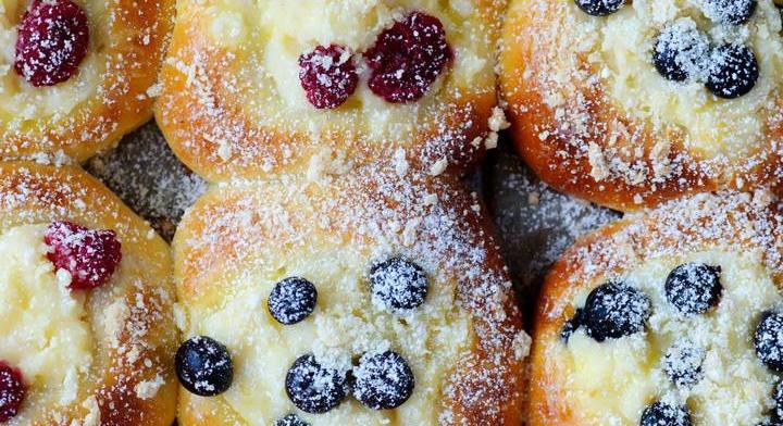 Pihe-puha túrós ökörszem: foszlós süti gazdag töltelékkel