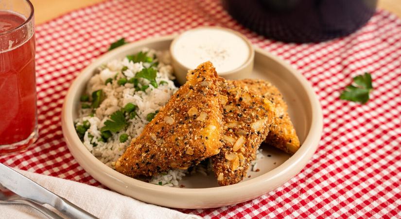 A Carson Coma tagjai így készítik a rántott sajtot. Te hányszor panírozod?