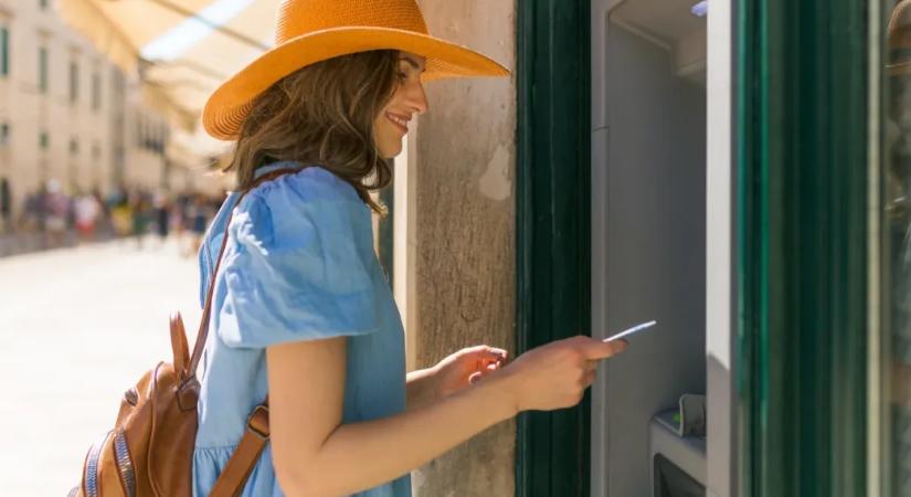 Külföldi ATM-ek: mikor olcsó, mikor drága a készpénzfelvétel?