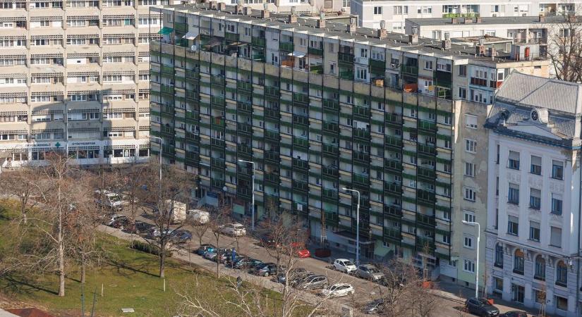 Elképesztő ocsmányság történt Debrecenben - fotón a bizonyíték!