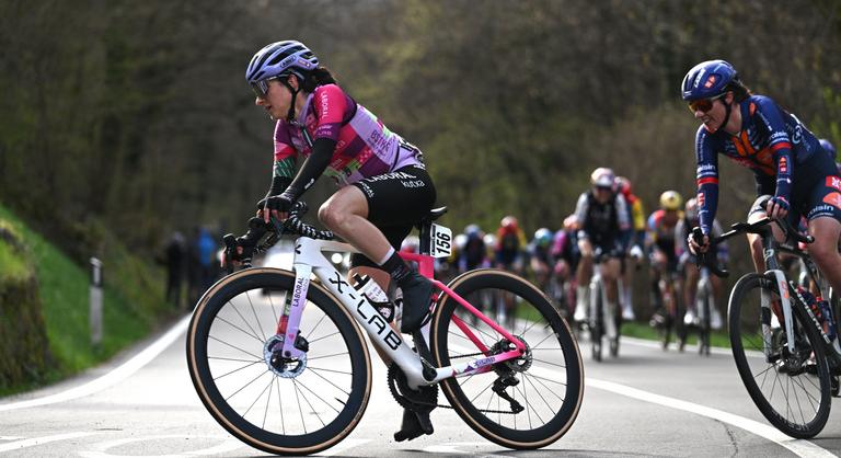 Túlélte az olasz lány a horrorbukást, öt törött bordája és a válla bánta