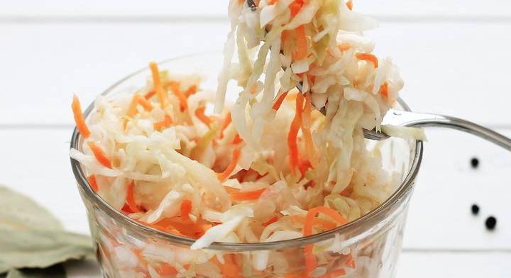 Házi savanyú káposzta sárgarépával: egészséges recept lépésről lépésre