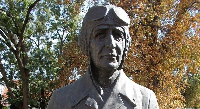 Nem volt gróf, pláne angol beteg, de tényleg úgy ismerte a Szaharát, mint a tenyerét