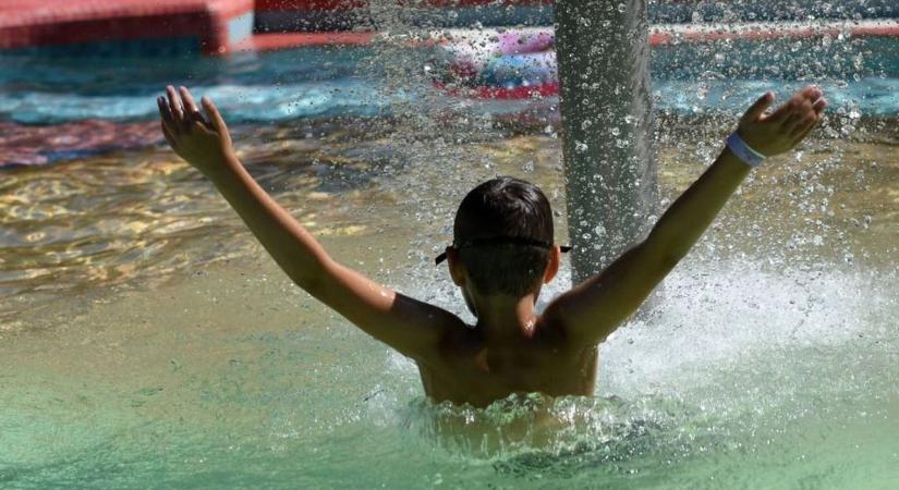 Zöldebb és olcsóbb lesz a cserkei fürdő: Indul a 188 milliós beruházás