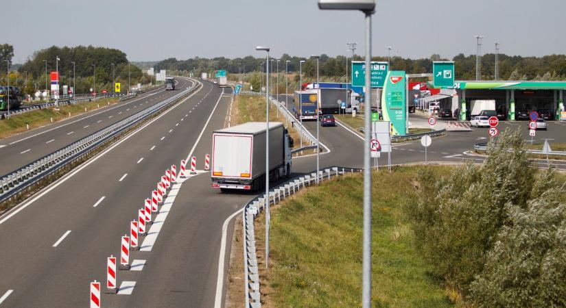 Eddig bírták: Magyarország szomszédjában korlátozzák a tankolható üzemanyag mennyiségét