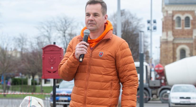 A fideszes Németh Balázs szerint DK-s ellenfele vezet előtte, a tiszás jelölt csak a harmadik
