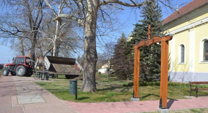 Gőzerővel dolgoznak Balástyán: parkok és közterek születnek újjá