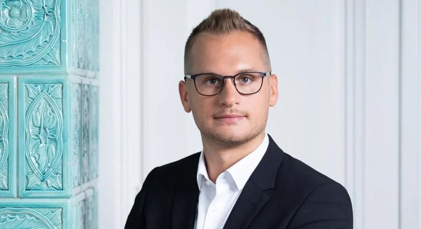 Deák Dániel: Donald Tusk a magyar baloldal győzelmére feni a fogát