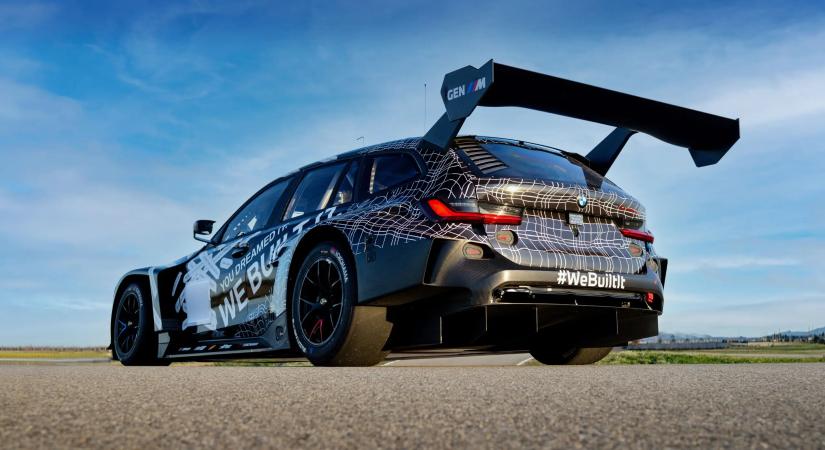 Kombit indít a BMW a világ egyik legkeményebb versenyén!