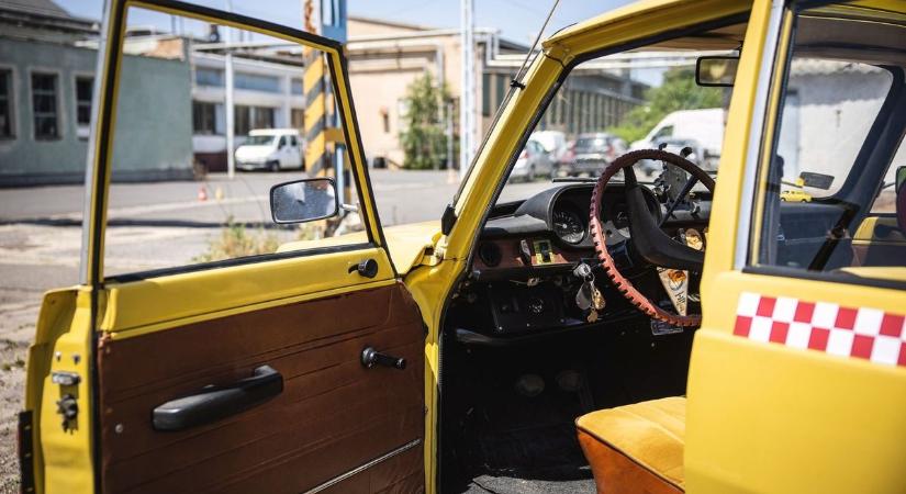 Polgármester taxisofőrként? Így lett különleges a szekszárdi filmpremier (galéria)