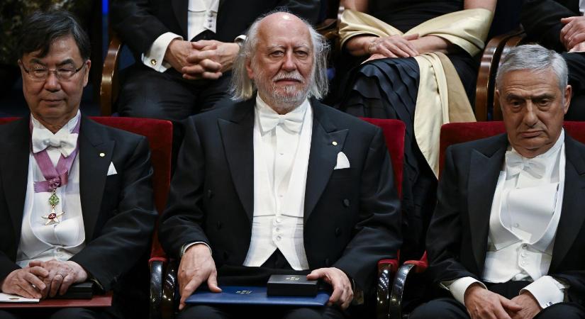 Megjelent Krasznahorkai László hivatalos Nobel-interjúja, amelyben élete egy nagy kríziséről, otthonának elvesztéséről is beszél