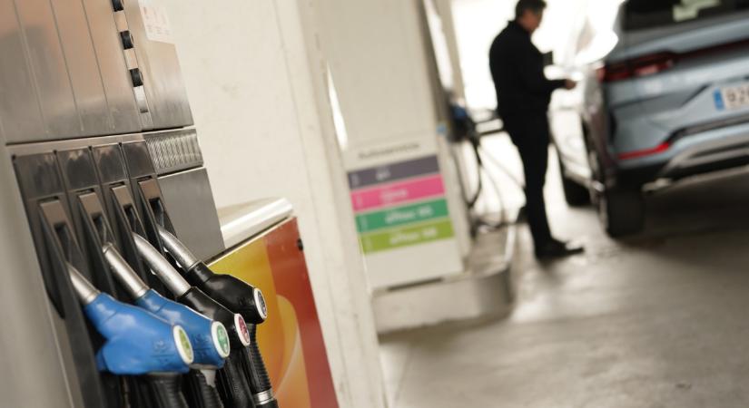 Érik az üzemanyag-krízis? Már a szomszédban is tankolási limitet vezettek be