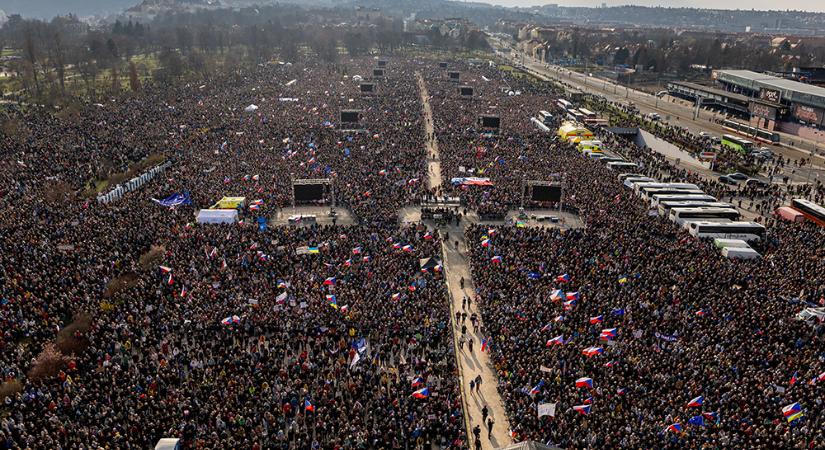 Prágában is támad a globalista hálózat