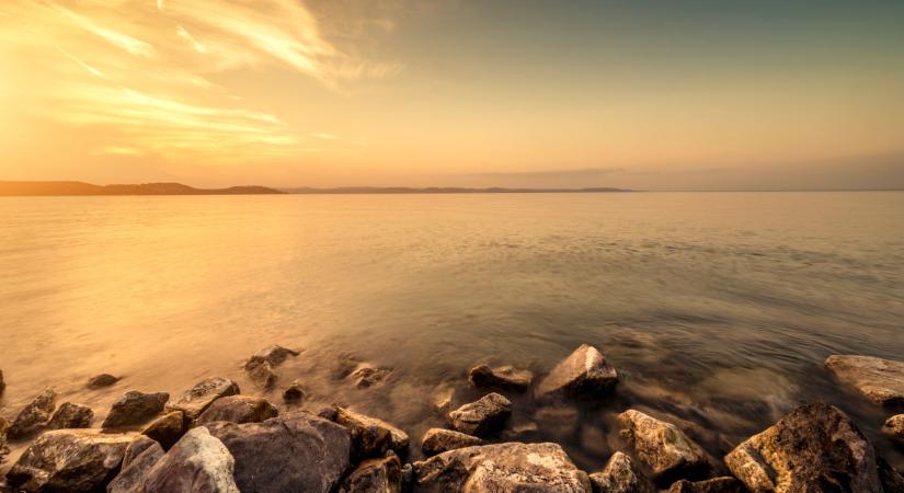 Elképesztő kép készült a Balatonról: így néz ki a tó tisztasága az űrből