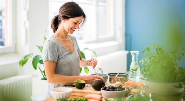 Ez a népszerű méregtelenítő szokás többet árthat, mint használ