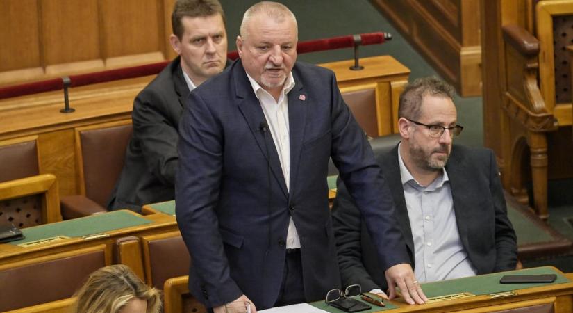 Komjáthi Imre Dobrev Klárának: A DK nem a kormányváltásért, hanem a saját politikai túléléséért küzd