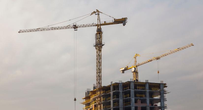 Daruk mindenhol: látványosan felpörgött az építőipar, ez áll a háttérben