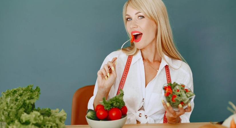 Így eszik most a fél világ – és lehet, hogy te is rosszul csinálod