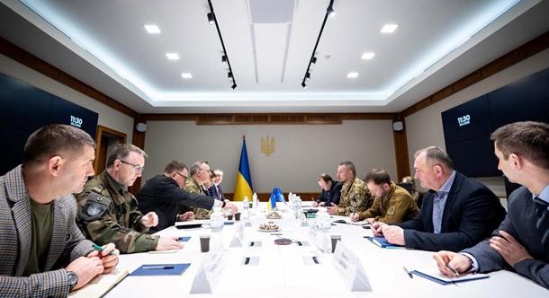 A háború óta először látogatott a NATO parancsnoksága Ukrajnába