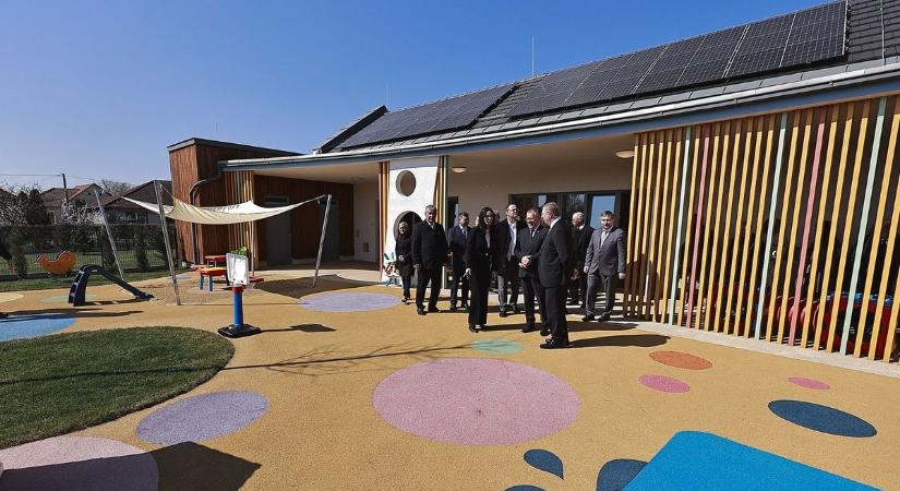 Akár egy luxusvilla: ultramodern bölcsődét adtak át Nádudvaron – fotókkal