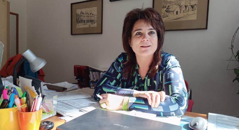 A zöldfelületeket gondozó csapat lelkes kapitányát kérdeztük a tavaszi munkákról